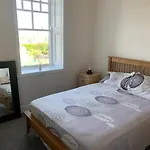 Nid Douillet Dans Un Lieu Historique Au Coeur Du Kerry *