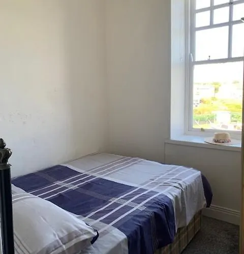 Nid Douillet Dans Un Lieu Historique Au Coeur Du Kerry * An Coireán