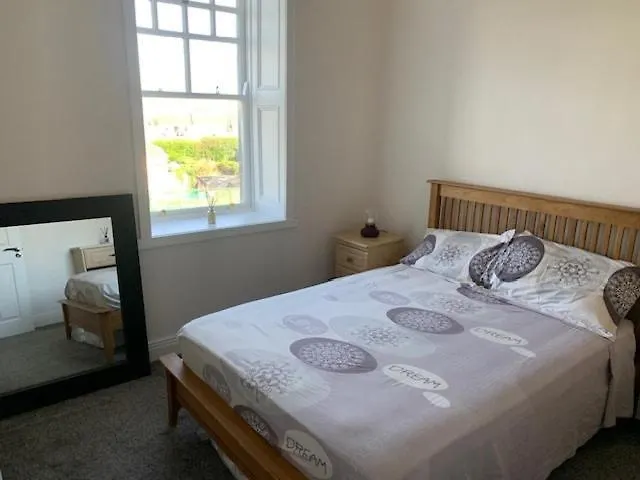 Nid Douillet Dans Un Lieu Historique Au Coeur Du Kerry *